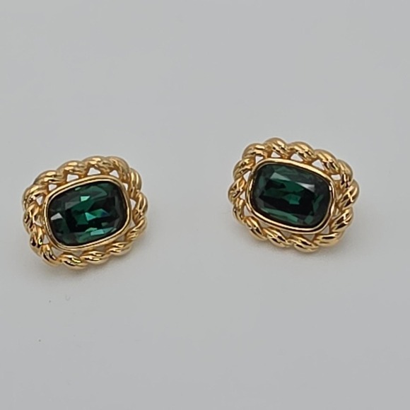 Vintage SWAROVSKI Signed Earrings Green Crystal 18k Yellow Gold Plate Clip-On - Picture 4 of 13